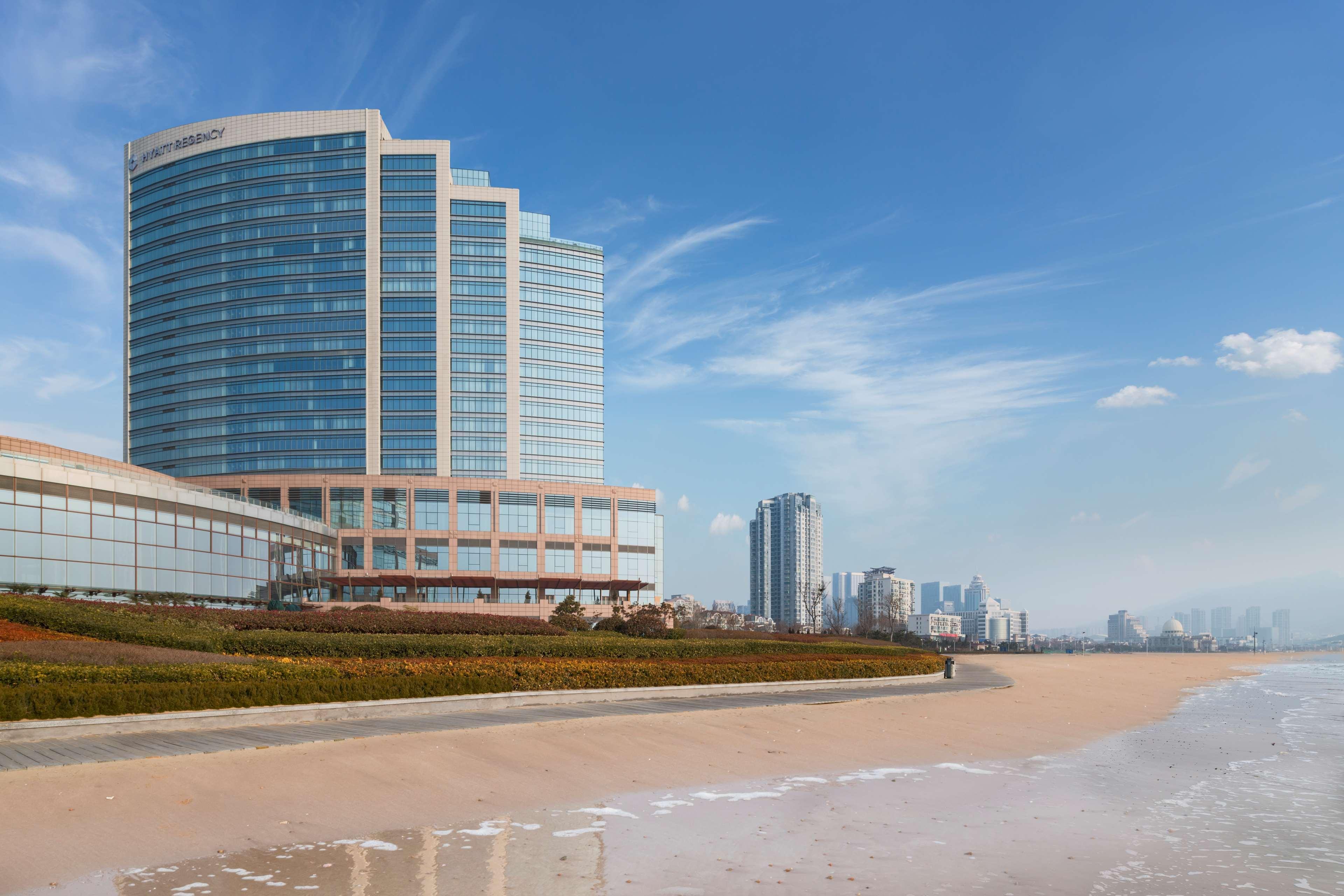 Hyatt Regency Qingdao - Stone Old Beach - Exhibition Center Exterior photo